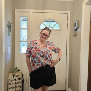 Pretty Garden Blouse-Lightweight Women’s Casual Top – Easy Everyday Outfit
